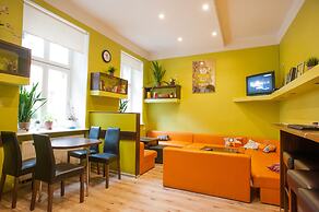 Dizzy Daisy Hostel
