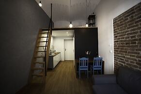 Dizzy Daisy Hostel