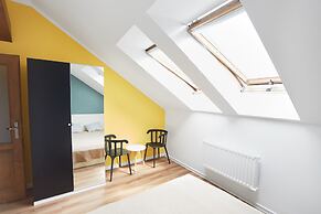 Dizzy Daisy Hostel