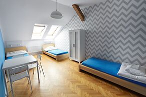 Dizzy Daisy Hostel
