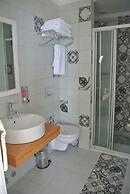 Hideaway Hotel