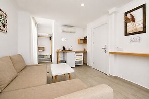 Hideaway Hotel