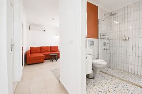 Hideaway Hotel