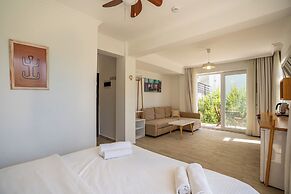 Hideaway Hotel