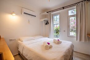 Hideaway Hotel