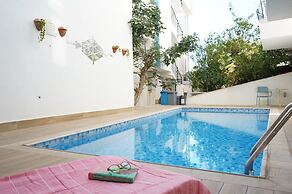 Hideaway Hotel
