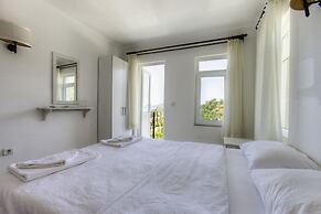 Hideaway Hotel