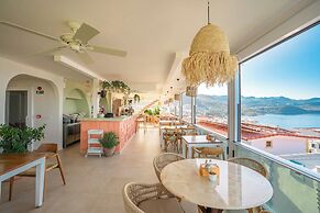 Hideaway Hotel