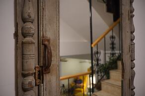 Hideaway Hotel