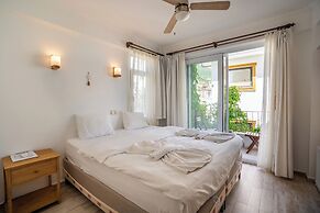 Hideaway Hotel