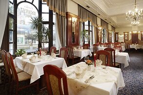 Hotel Excelsior