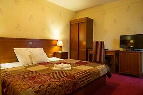 Hotel Rous