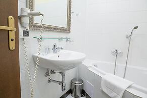 Hotel Rous