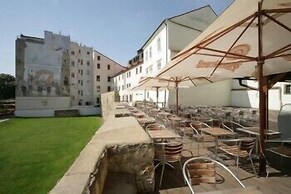 Hotel Rous