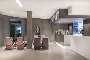 Point Hotel