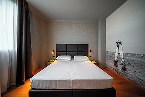 Point Hotel
