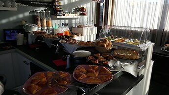 Fly Boutique Hotel