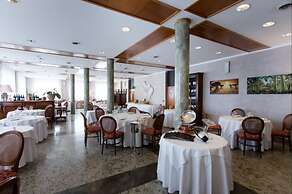 Air Palace Hotel