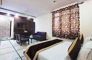 Hotel Apra Inn