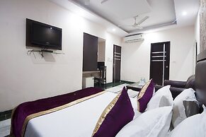 Hotel Apra Inn