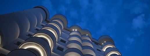 Hotel Meeting