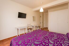 Sol y Miel Hostal