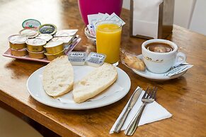 Sol y Miel Hostal