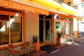Hostal Rom