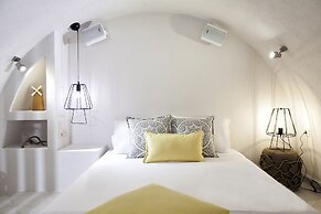 Privee Santorini