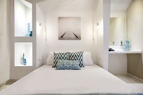 Privee Santorini