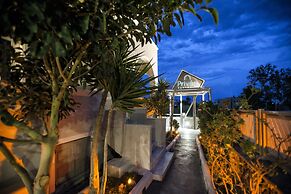 Privee Santorini