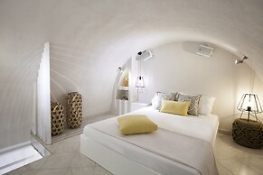 Privee Santorini