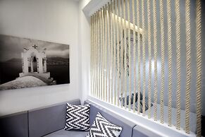 Privee Santorini