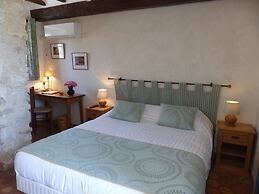 Hotel Charembeau
