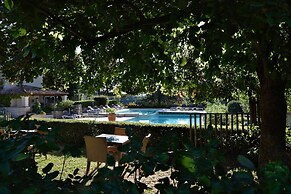 Hotel Charembeau