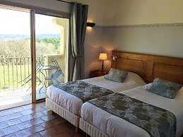 Hotel Charembeau