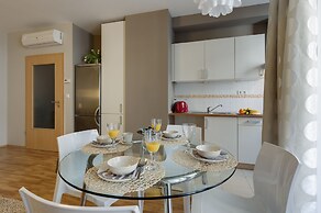 Central Passage Apartments by Vagabond