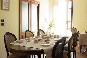 Room & Breakfast La Dimora