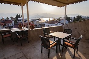 White Garden Hotel