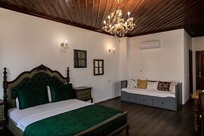 White Garden Hotel