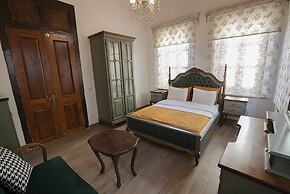 White Garden Hotel