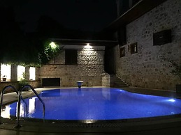 White Garden Hotel
