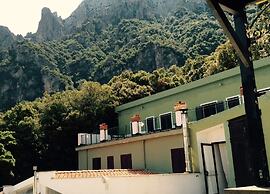 Enis Monte Maccione