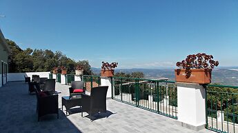 Enis Monte Maccione
