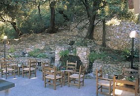 Enis Monte Maccione