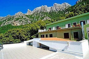 Enis Monte Maccione