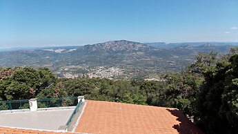 Enis Monte Maccione