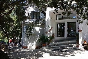 Enis Monte Maccione