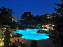Joya Park Complex
