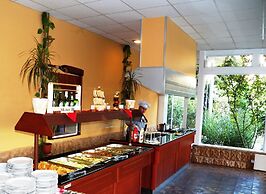 Joya Park Complex